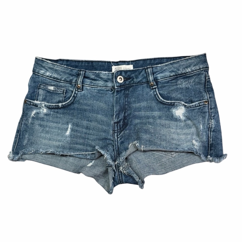 Zara TRF Trafaluc Medium Wash Distressed Low Rise Cutoff Shorts - Size 8